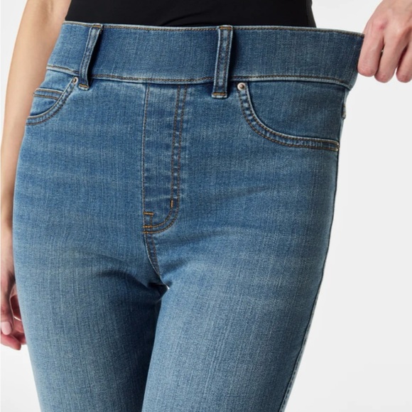 NWT SPANX Women's High-Rise Flared Stretch-Denim Jeans US, Alpha,Medium, Regular - Picture 2 of 2